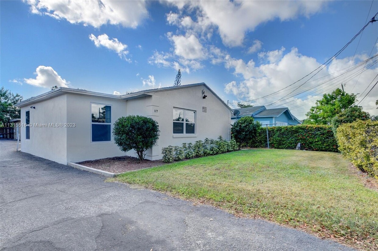 117 W 17th St Unit A, Riviera Beach, FL 33404 Apartment for Rent in