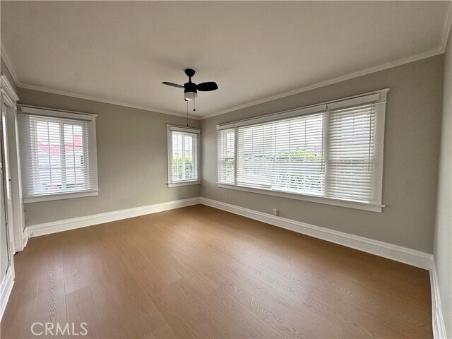 Foto del edificio - 4656 Oakwood Ave