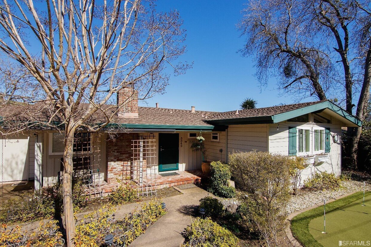 Primary Photo - 3342 S Lucille Ln