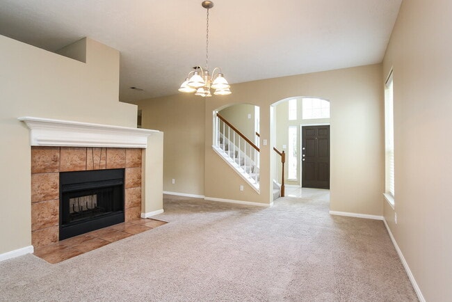 Foto del edificio - 16206 Hollow Rock Dr