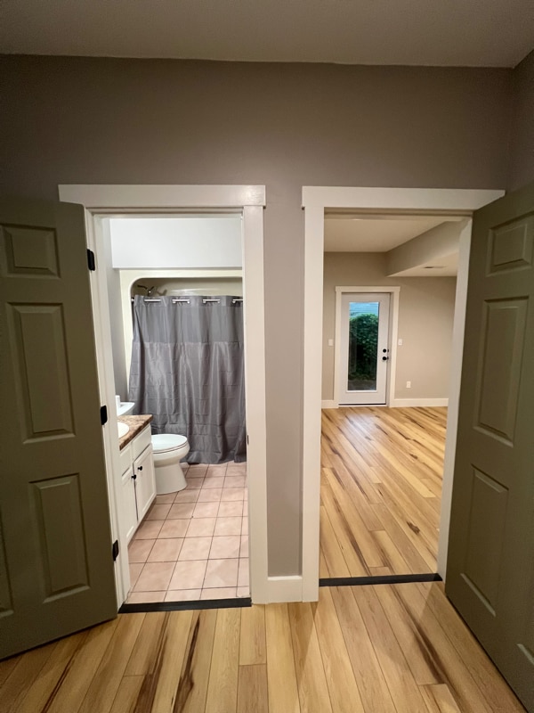 Building Photo - 704 W 15th St