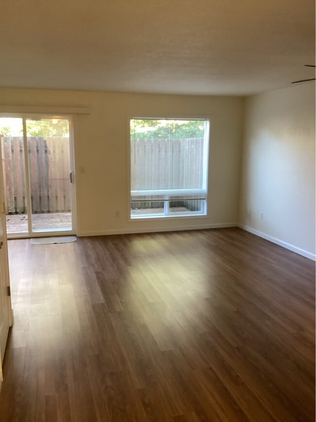 Building Photo - 66 NW 33rd Pl