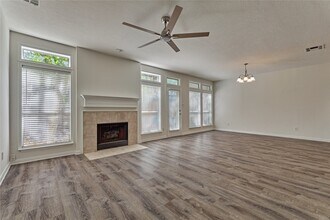 Building Photo - 66 Valley Oaks Cir