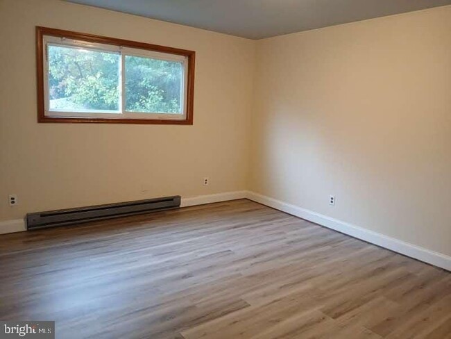 Building Photo - 814 Glenview Ave