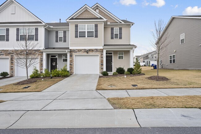 Building Photo - 107 Bedivere Ln