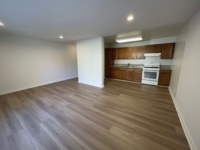 Foto del edificio - 7424 Haskell Ave