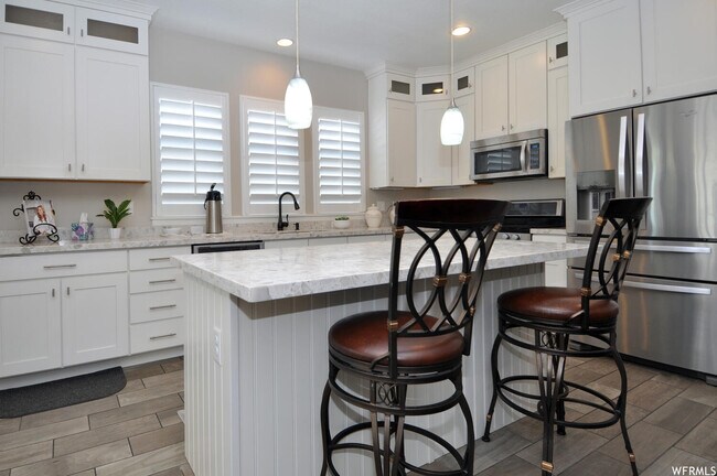 Building Photo - 8064 S 650 E