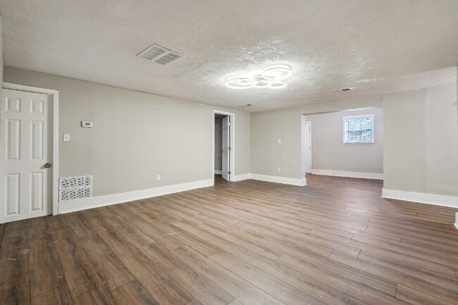 Foto del edificio - 276 Fairburn Rd NW