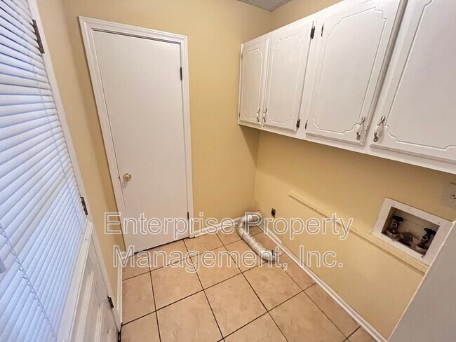 Building Photo - 4379 Hunt Cliff Trce