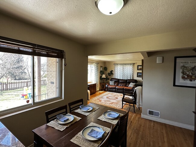 Building Photo - Wonderful 4-Bed Home In Wheat Ridge!