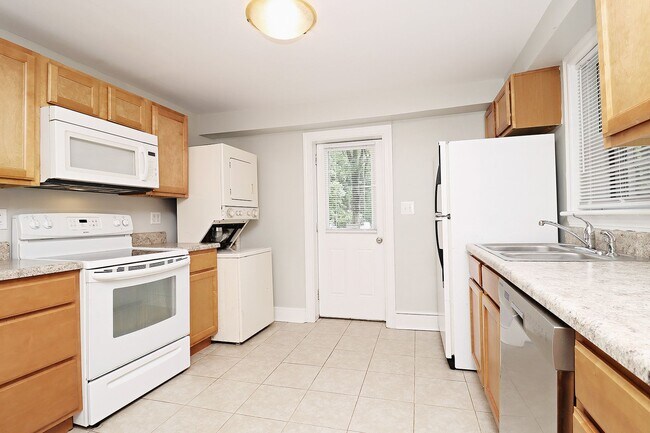 Building Photo - Spacious Fry's Spring Basement Apartment