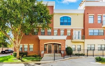Building Photo - 1207 Beaconsfield Lane