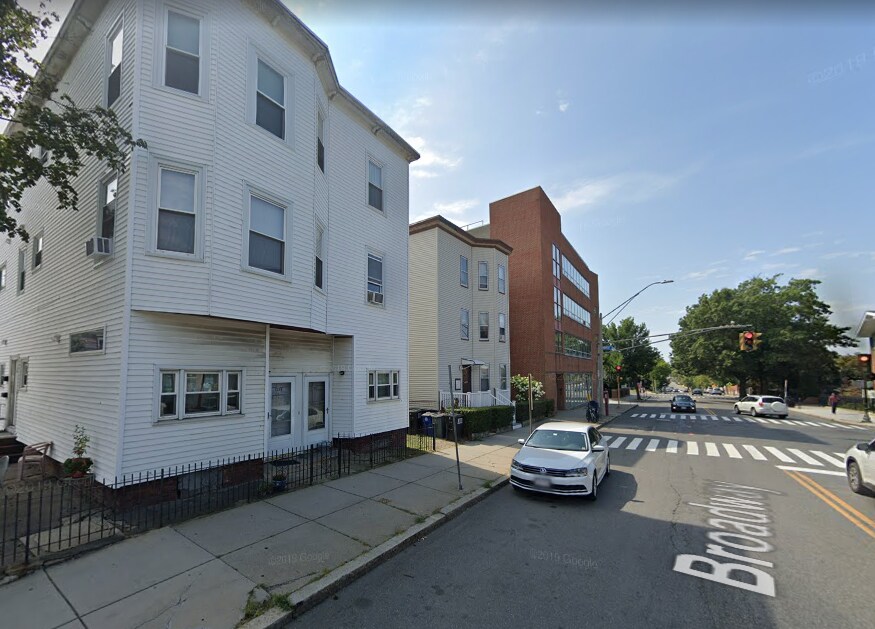 Primary Photo - 1298 Broadway
