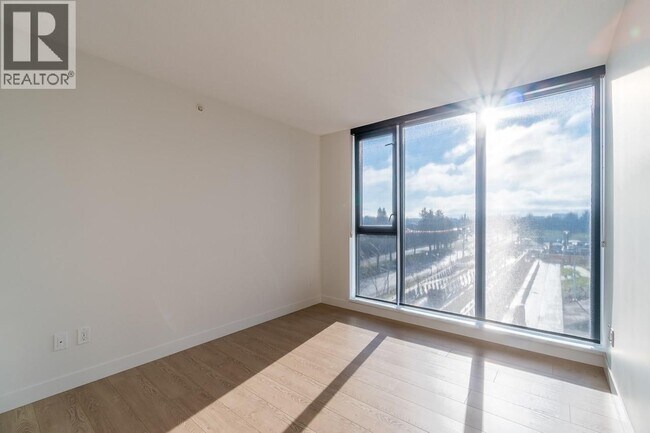 Photo du bâtiment - 8988 Patterson Rd