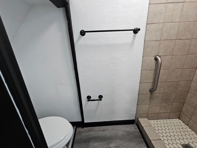 Building Photo - Fully Updated 4-bedroom 2 bath house for rent!