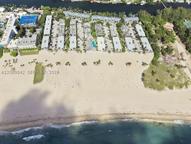 Building Photo - 1565 S Ocean Dr