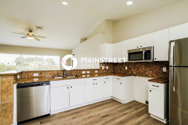 Foto del edificio - 3 Bedroom Pet-Friendly Home in Lehigh Acres, FL with Main Street Renewal