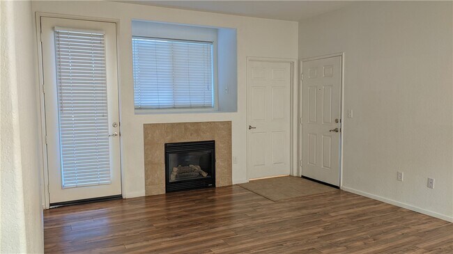 Foto del edificio - 41410 Juniper St