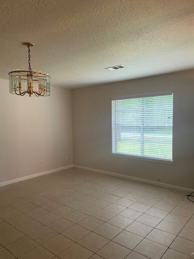 Foto del edificio - 535 Hillebrandt St