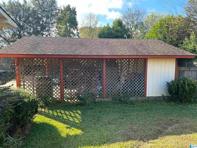 Foto del edificio - 2919 University Blvd E