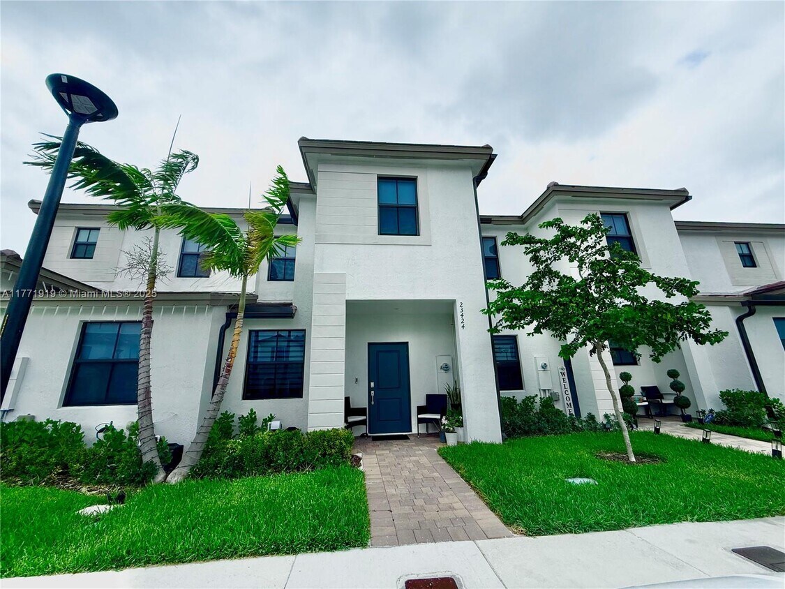 Primary Photo - 23424 SW 127th Pl