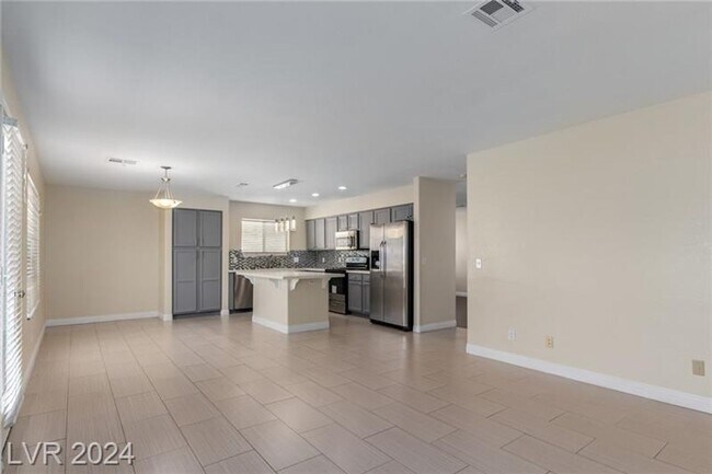 Building Photo - 2 Story home in NW - NO HOA