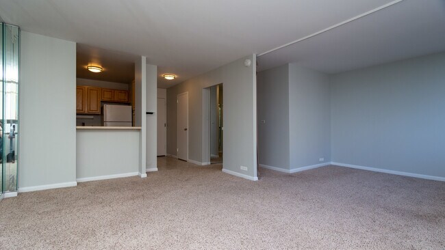 Building Photo - 2800 N Lake Shore Dr