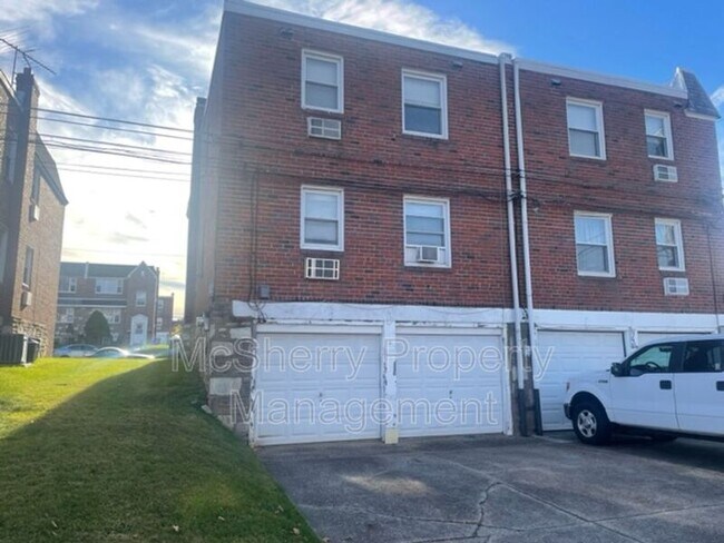 Building Photo - 1203 Fuller St