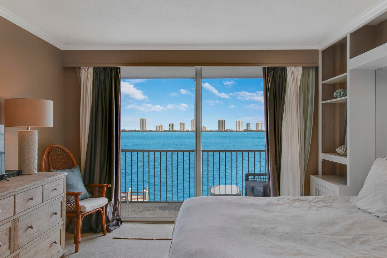 Foto principal - 100 Paradise Harbour Blvd