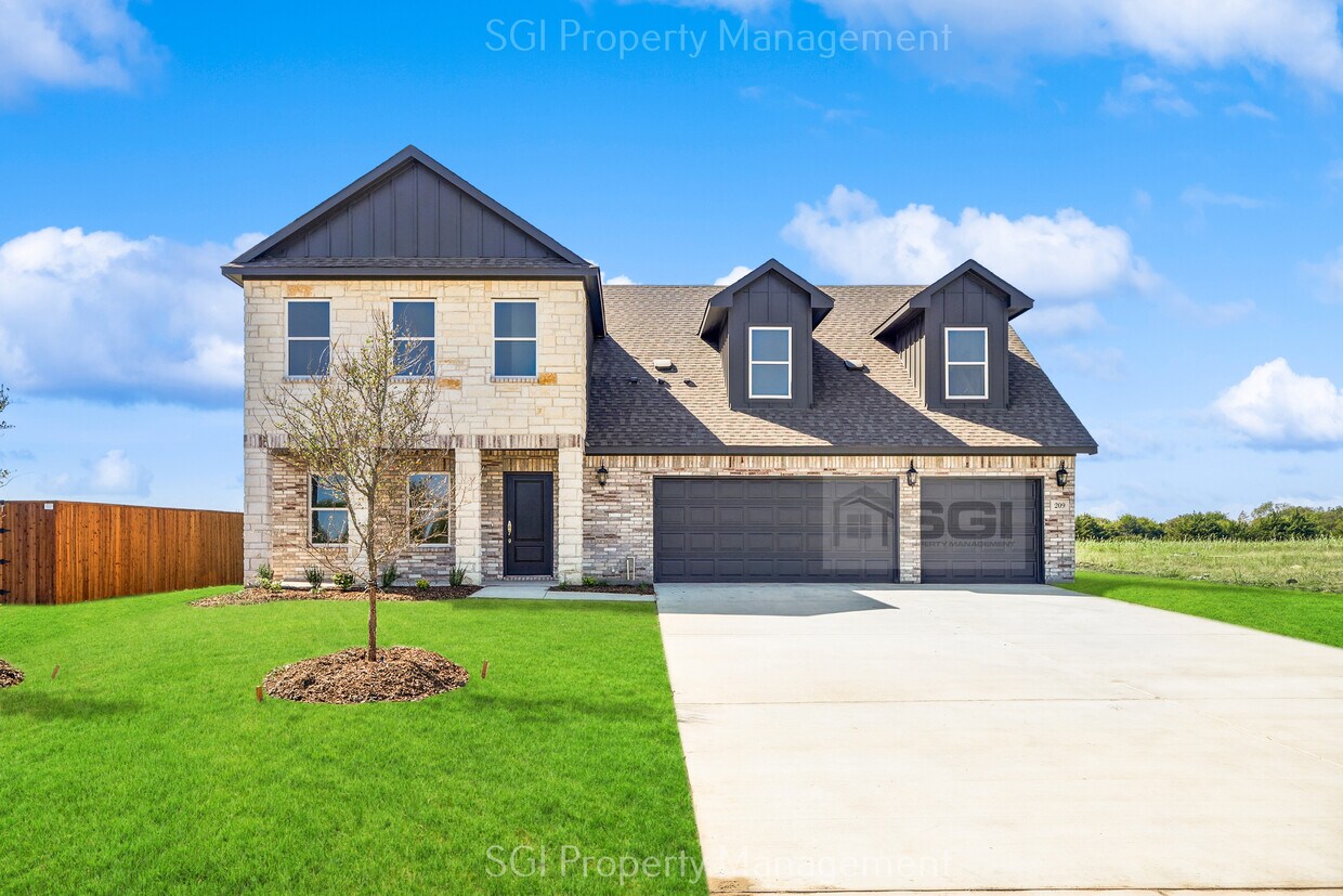 Primary Photo - 209 Cedar Elm Ln