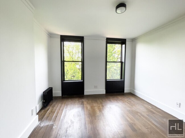 Foto del edificio - Carroll Gardens / 2-Bed 1-Bath