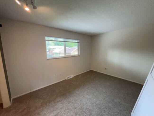 Building Photo - Welcome to this beautiful tri-level home!