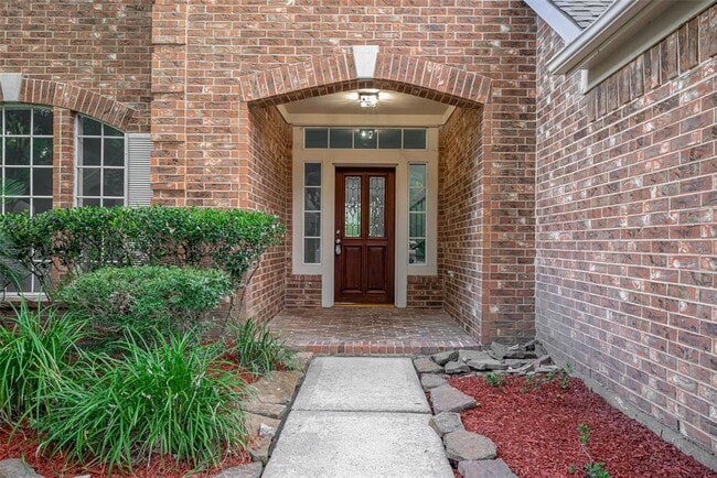 Building Photo - 2118 Westover Park Cir