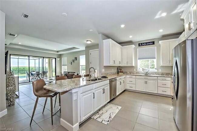 Building Photo - ** AVAILABLE STARTING MAY 2025 ** SEASONAL...