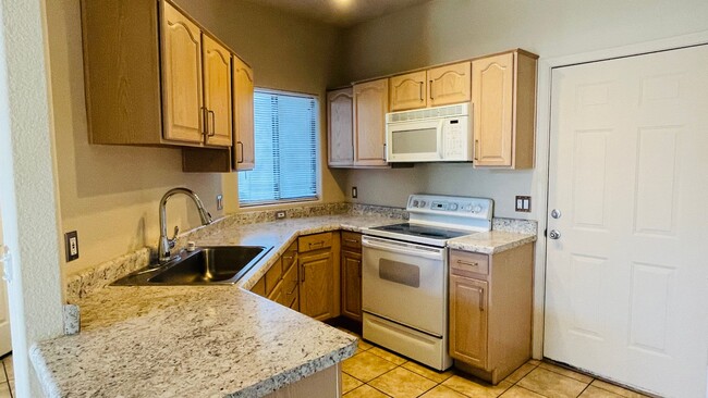 Foto del edificio - 2 bed/2 bath townhome in TEMPE!