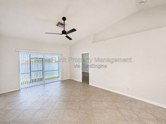 Foto del edificio - 320 SW 3rd Pl