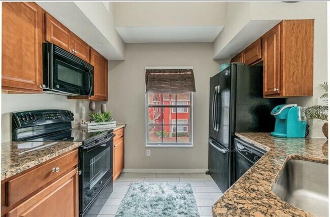 Foto del edificio - 9506 Lake Chase Island Way