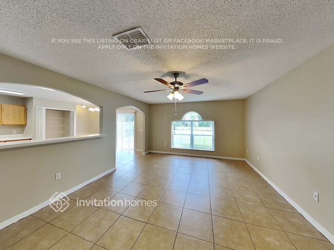 Foto del edificio - 13804 Gentle Woods Ave