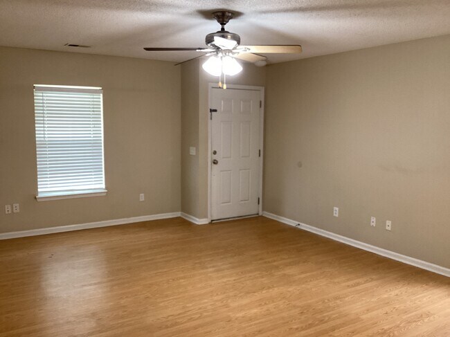 Foto del edificio - 1009 Friartuck Trl