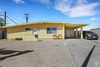 Building Photo - 3000 E Owens Ave