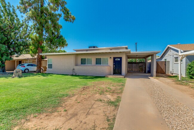 Building Photo - Remodeled Glendale Home