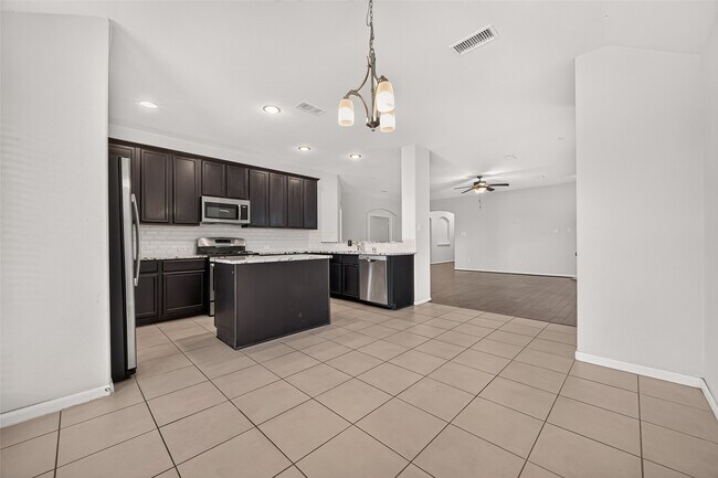 Foto del edificio - 26602 Yukon Straight Dr