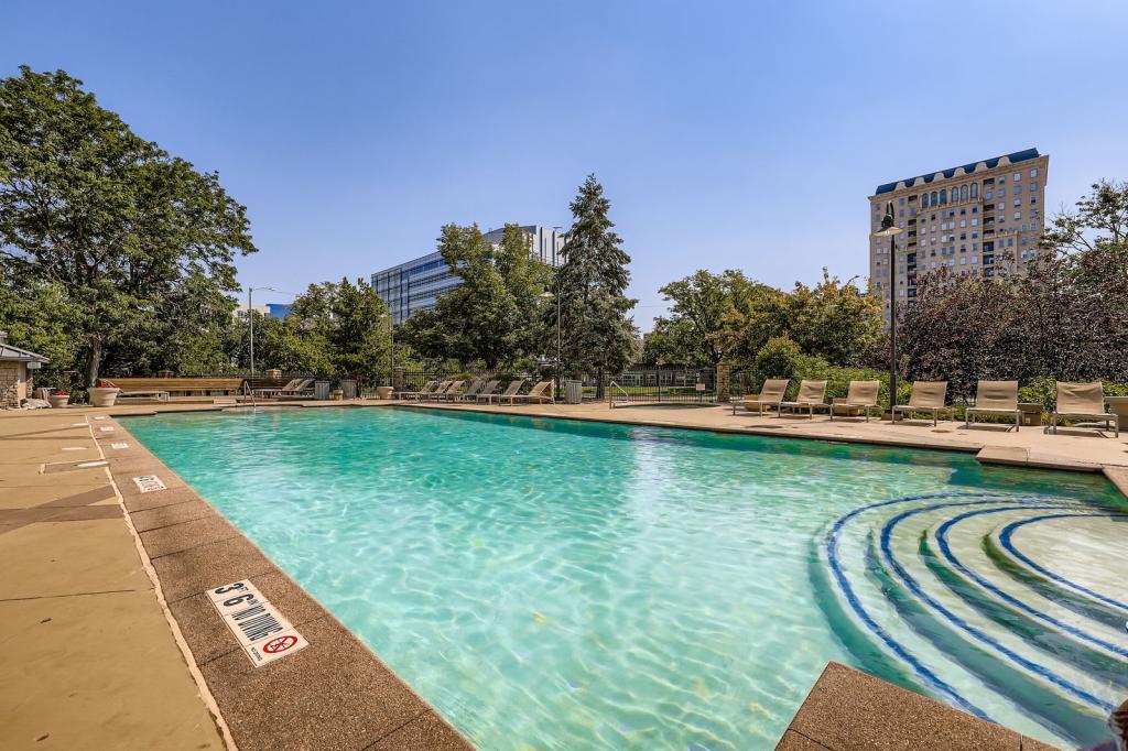 Photo - 601 W 11th Ave #215