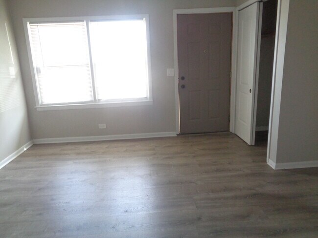 Foto del edificio - 1340 N Main St