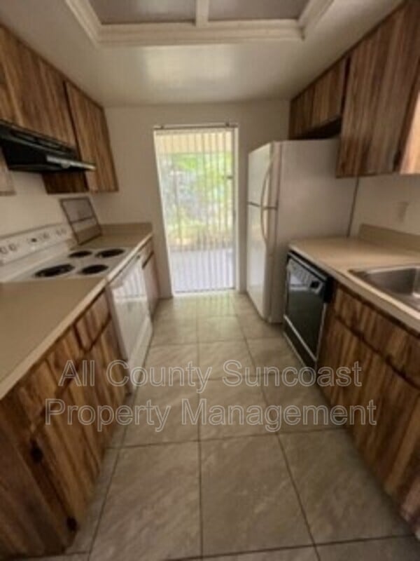 Building Photo - 2925 Pinellas Point Dr S