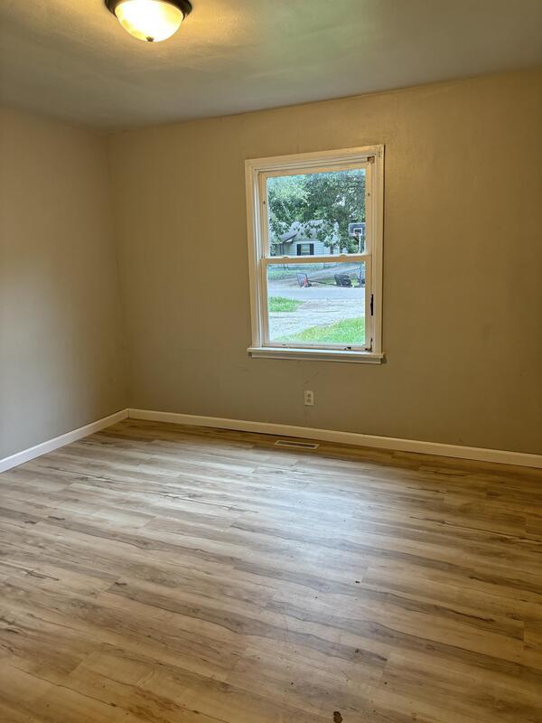 Building Photo - 2148 E Adams St