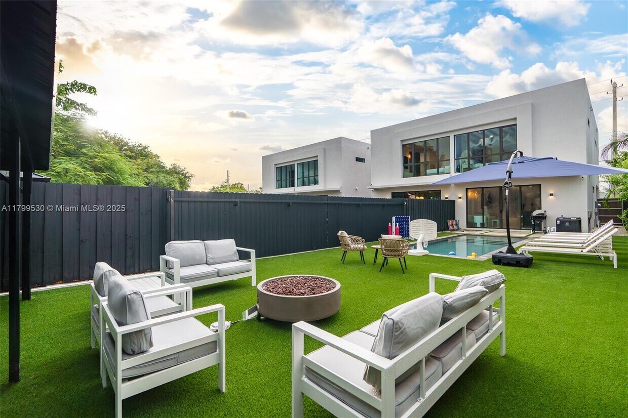Foto principal - 408 NW 52nd St