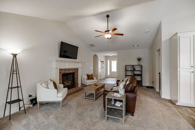 Building Photo - 47 Heartland Cir