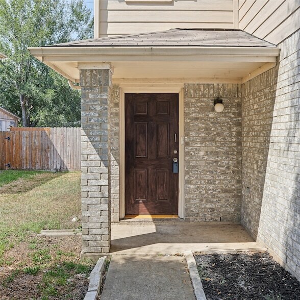 Foto del edificio - 3907 Starbridge Pointe Ln