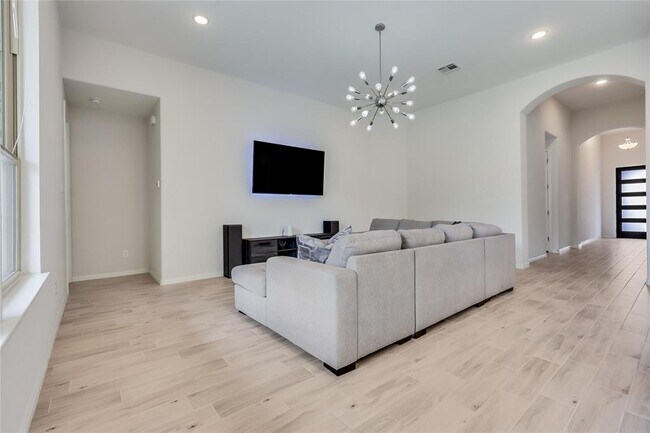Building Photo - 7705 Pace Ravine Dr